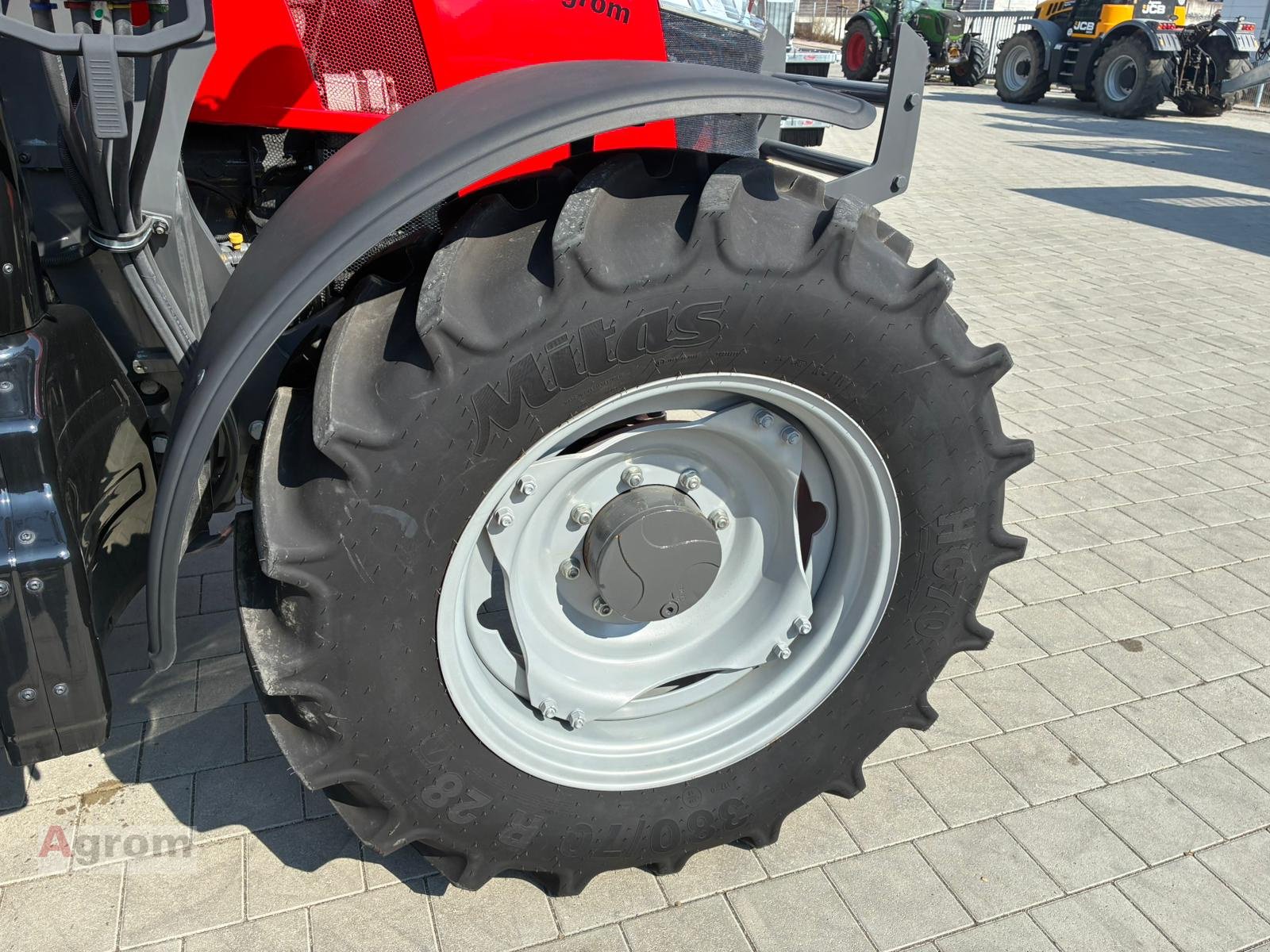 Traktor типа Massey Ferguson 5711 M, Neumaschine в Münsingen (Фотография 16)