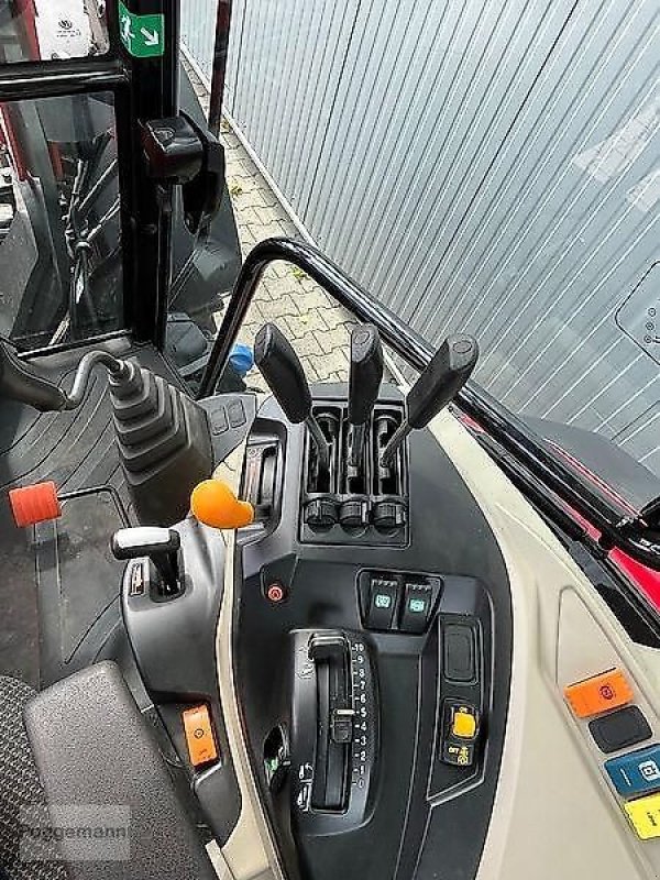 Traktor of the type Massey Ferguson 5711 M, Vorführmaschine in Bad Iburg - Sentrup (Picture 11)