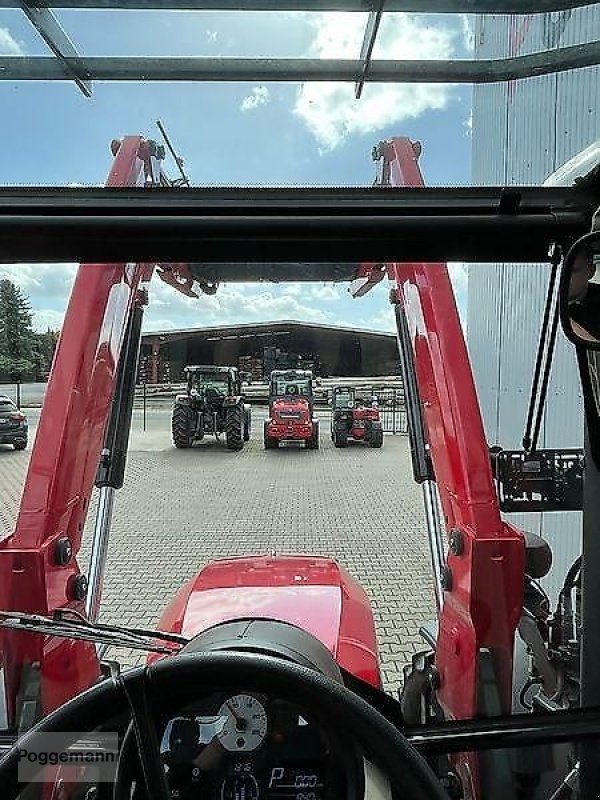 Traktor of the type Massey Ferguson 5711 M, Vorführmaschine in Bad Iburg - Sentrup (Picture 8)