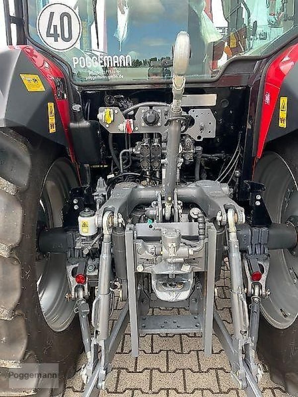 Traktor of the type Massey Ferguson 5711 M, Vorführmaschine in Bad Iburg - Sentrup (Picture 13)