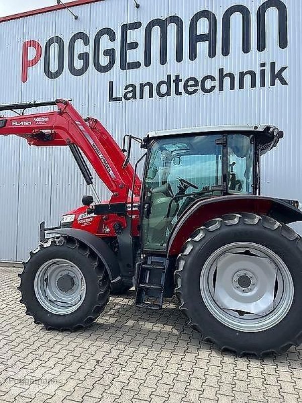 Traktor of the type Massey Ferguson 5711 M, Vorführmaschine in Bad Iburg - Sentrup (Picture 2)