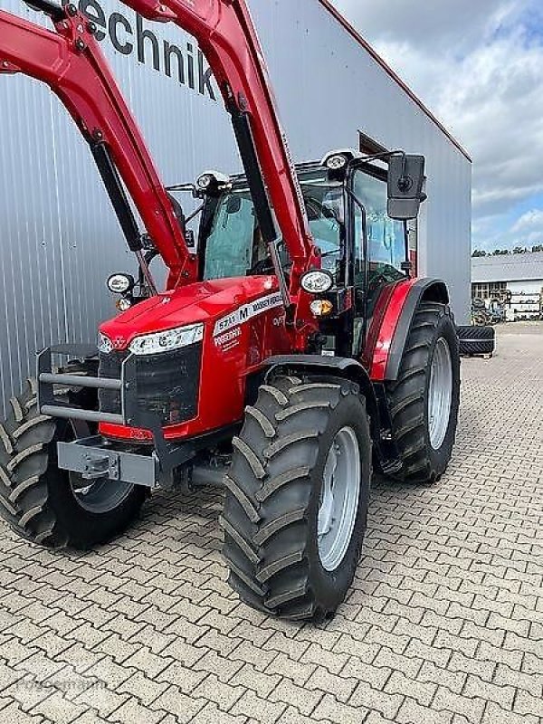 Traktor of the type Massey Ferguson 5711 M, Vorführmaschine in Bad Iburg - Sentrup (Picture 3)