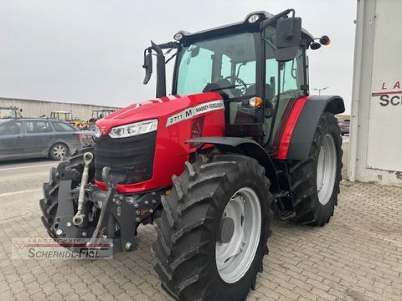 Traktor от тип Massey Ferguson 5711 M, Gebrauchtmaschine в St.Margarethen (Снимка 7)