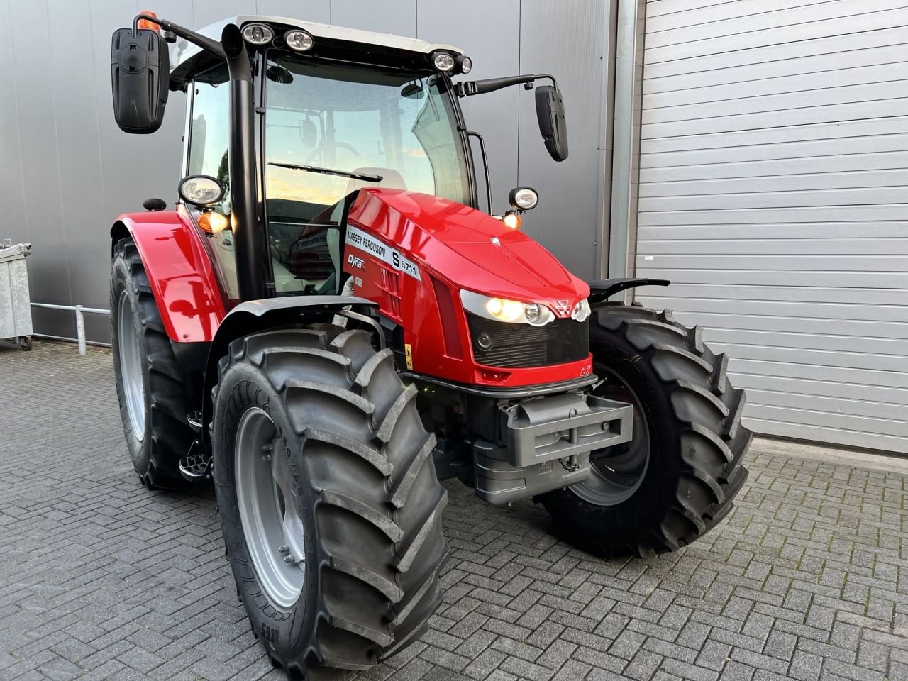 Traktor типа Massey Ferguson 5711 S Dyna-4, Gebrauchtmaschine в Vaassen (Фотография 7)