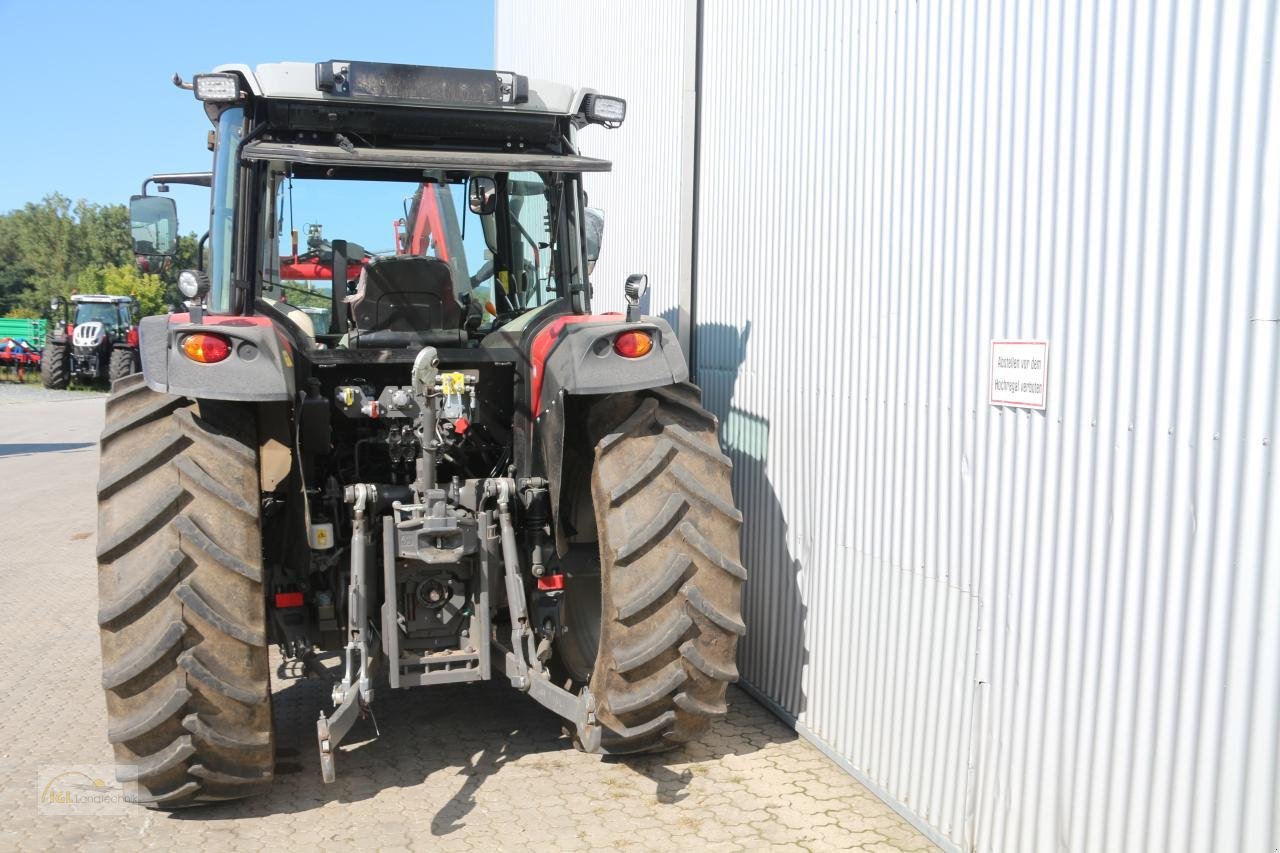 Traktor des Typs Massey Ferguson 5711, Gebrauchtmaschine in Pfreimd (Bild 7)