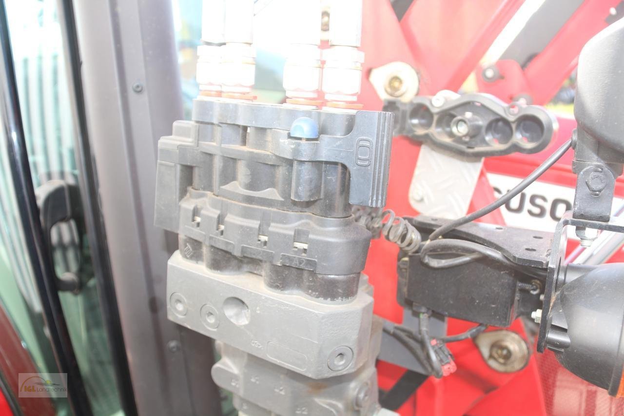 Traktor des Typs Massey Ferguson 5711, Gebrauchtmaschine in Pfreimd (Bild 9)