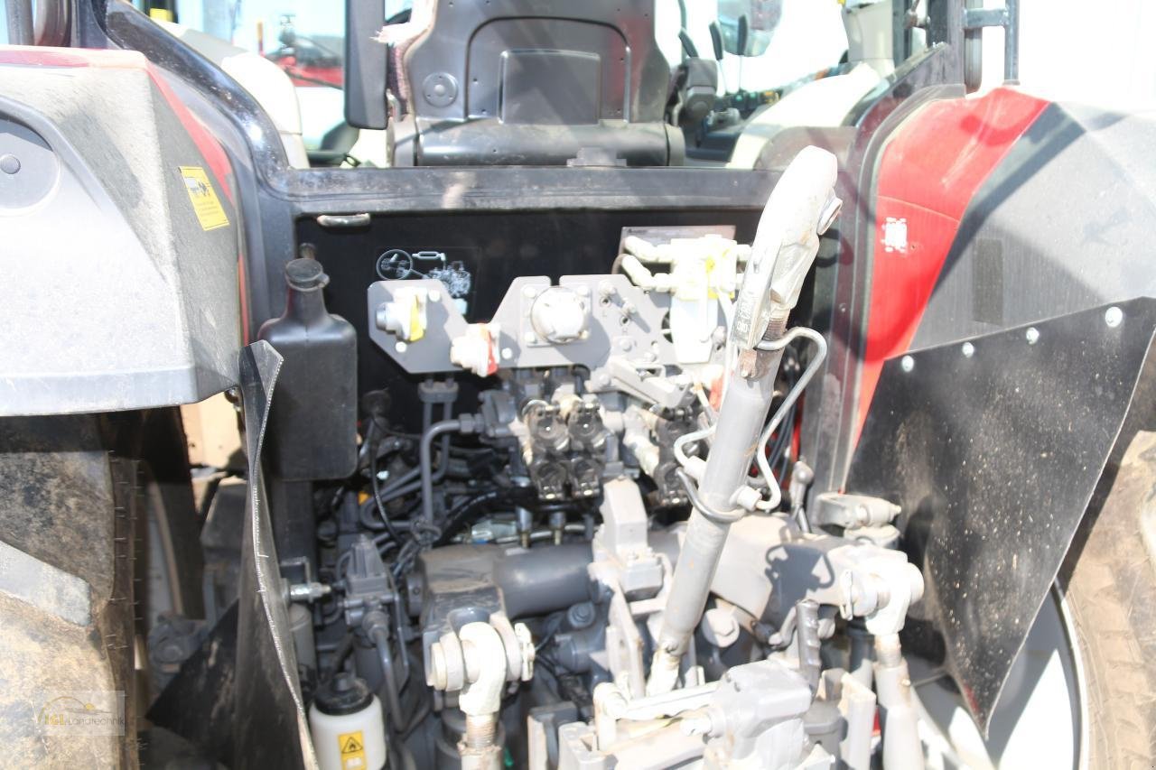 Traktor des Typs Massey Ferguson 5711, Gebrauchtmaschine in Pfreimd (Bild 10)