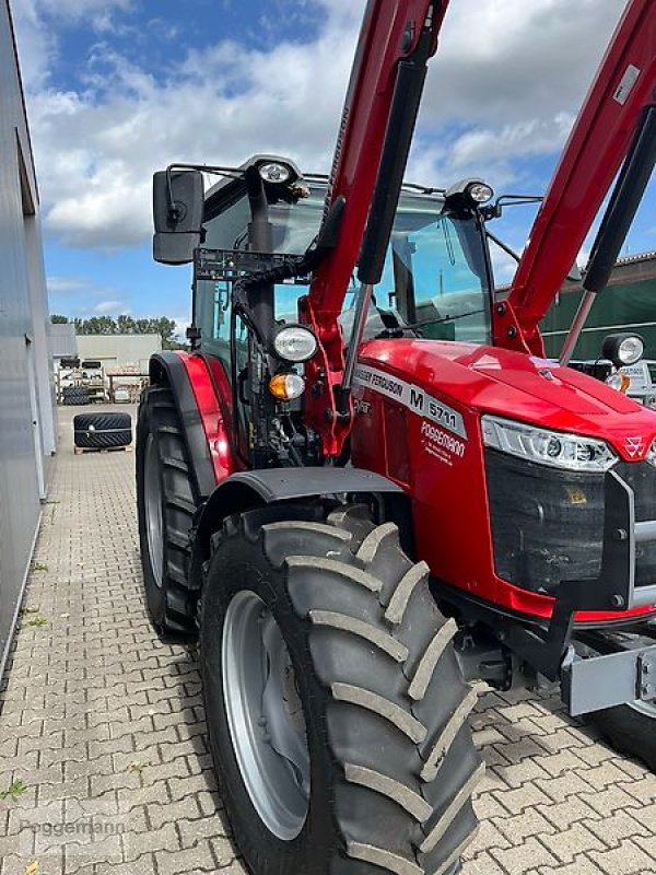 Traktor des Typs Massey Ferguson 5711M, Vorführmaschine in Bad Iburg - Sentrup (Bild 5)