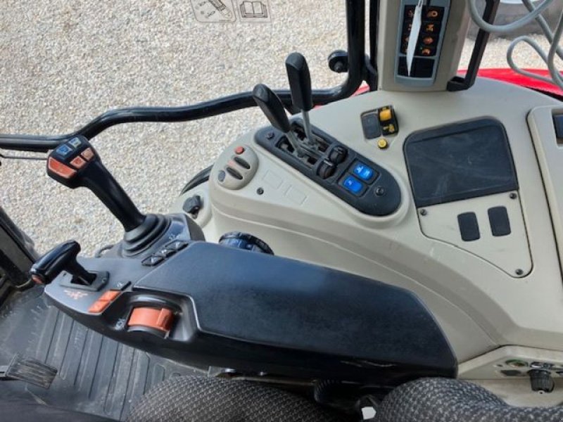 Traktor от тип Massey Ferguson 5712 S D 6 EFFICIENT, Gebrauchtmaschine в POUSSAY (Снимка 7)