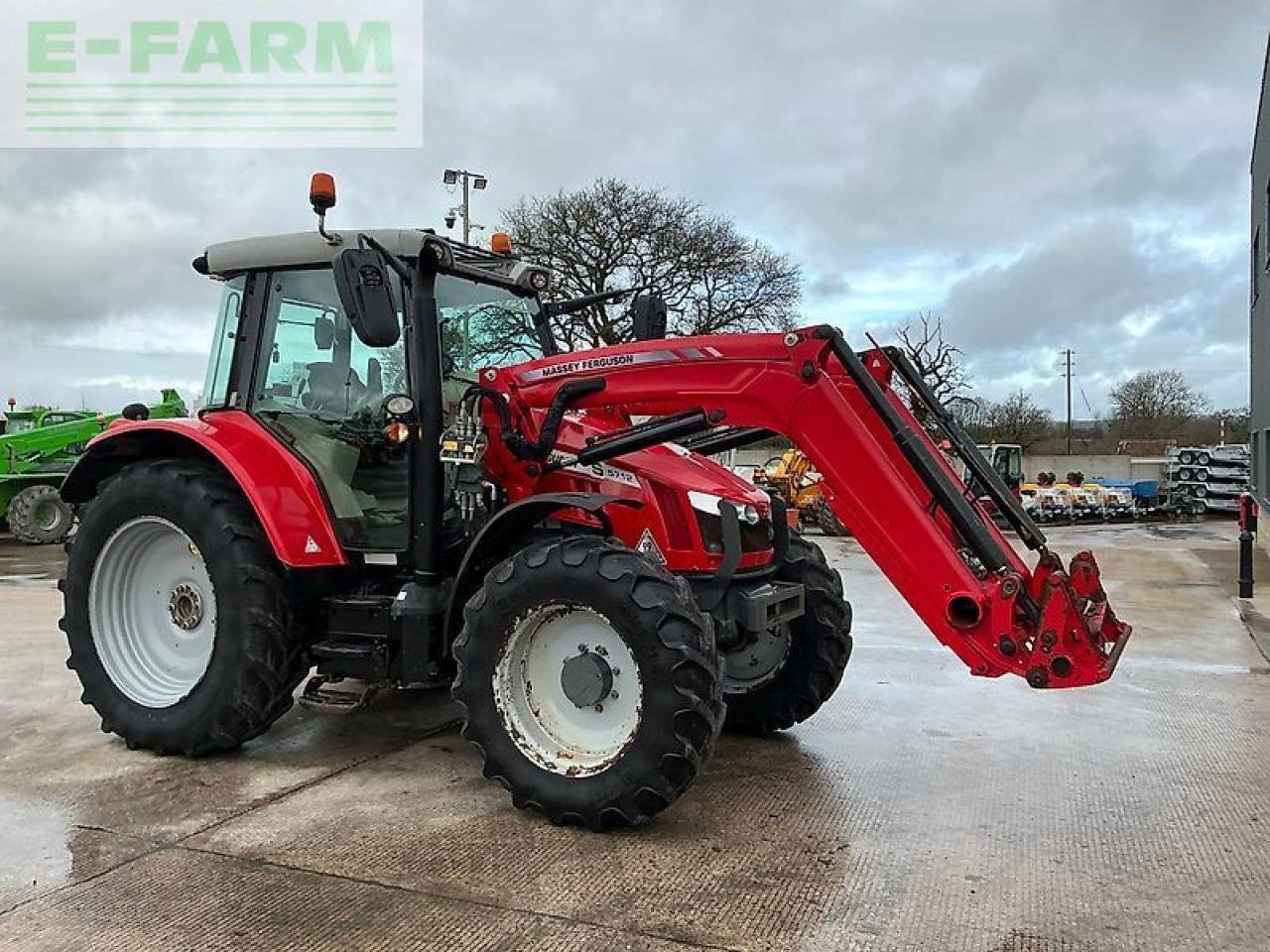 Traktor от тип Massey Ferguson 5712s dyna4 tractor (st25521), Gebrauchtmaschine в SHAFTESBURY (Снимка 9)