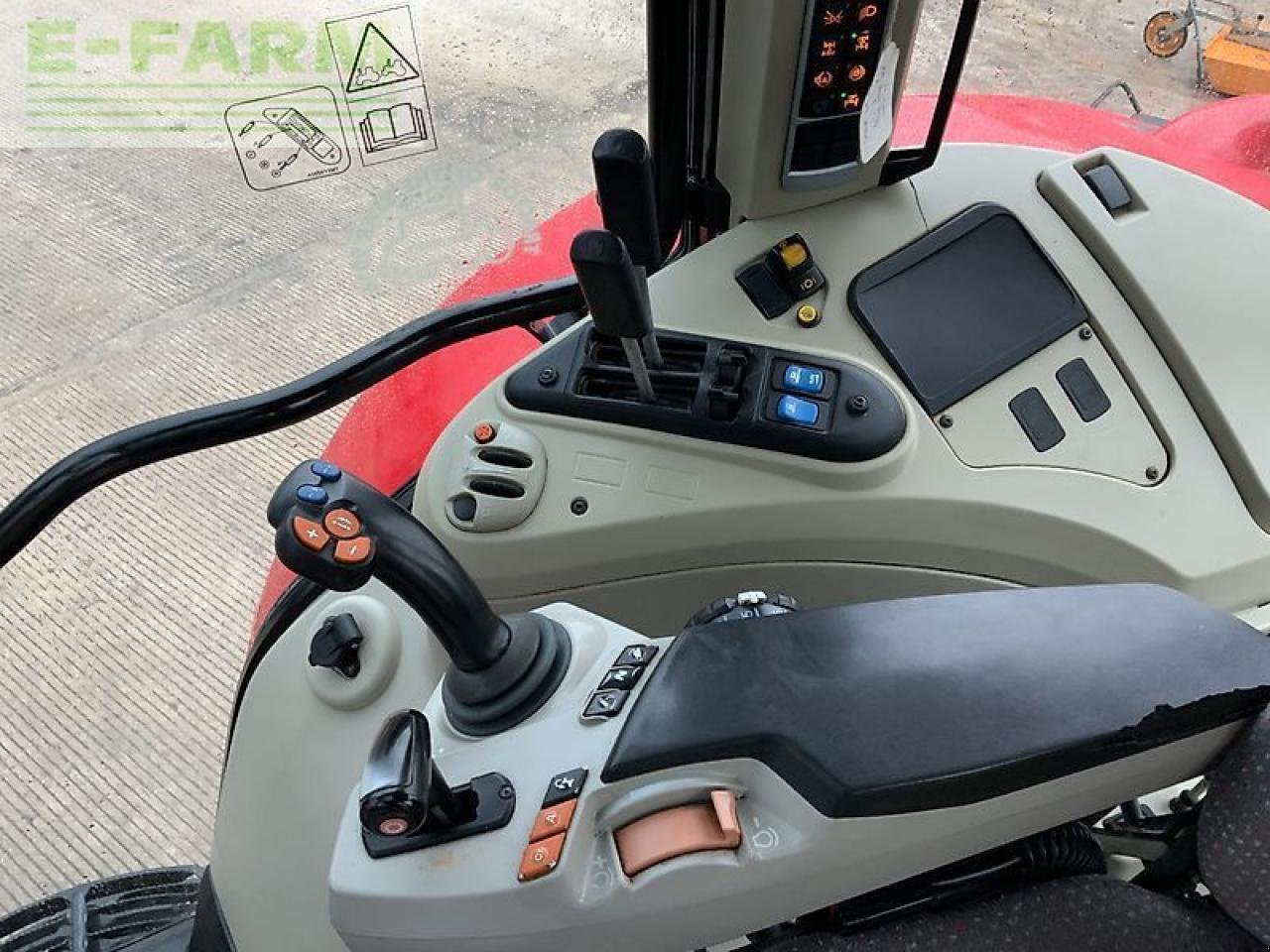 Traktor typu Massey Ferguson 5712sl dyna 4 tractor (st25361), Gebrauchtmaschine v SHAFTESBURY (Obrázek 18)