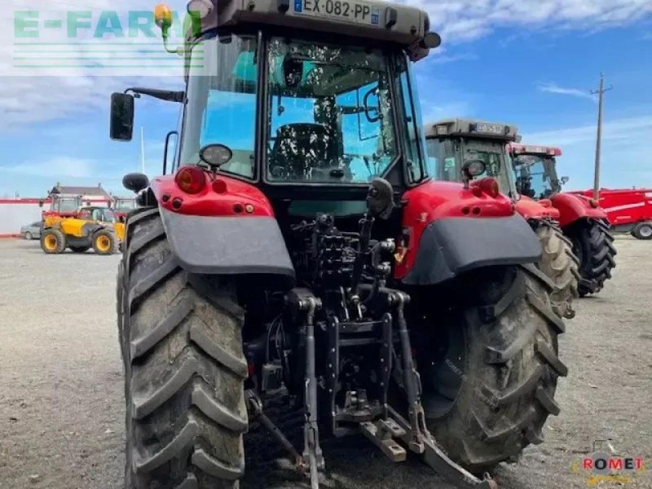 Traktor Türe ait Massey Ferguson 5713 s d4 ef mr, Gebrauchtmaschine içinde GENNES-SUR-GLAIZE (resim 3)