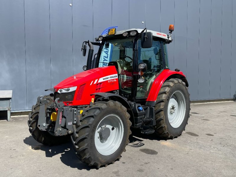 Traktor des Typs Massey Ferguson 5713, Gebrauchtmaschine in Noerdange