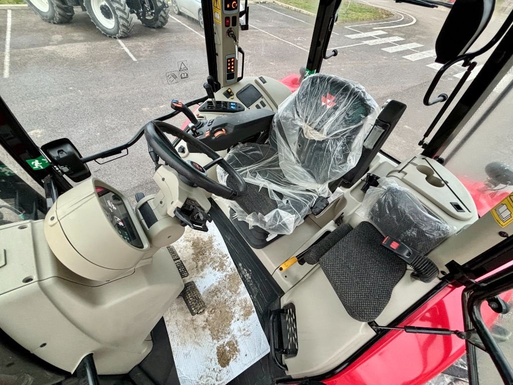 Traktor del tipo Massey Ferguson 5713S DYNA-4 ESSENTIAL, Gebrauchtmaschine en VERT TOULON (Imagen 10)