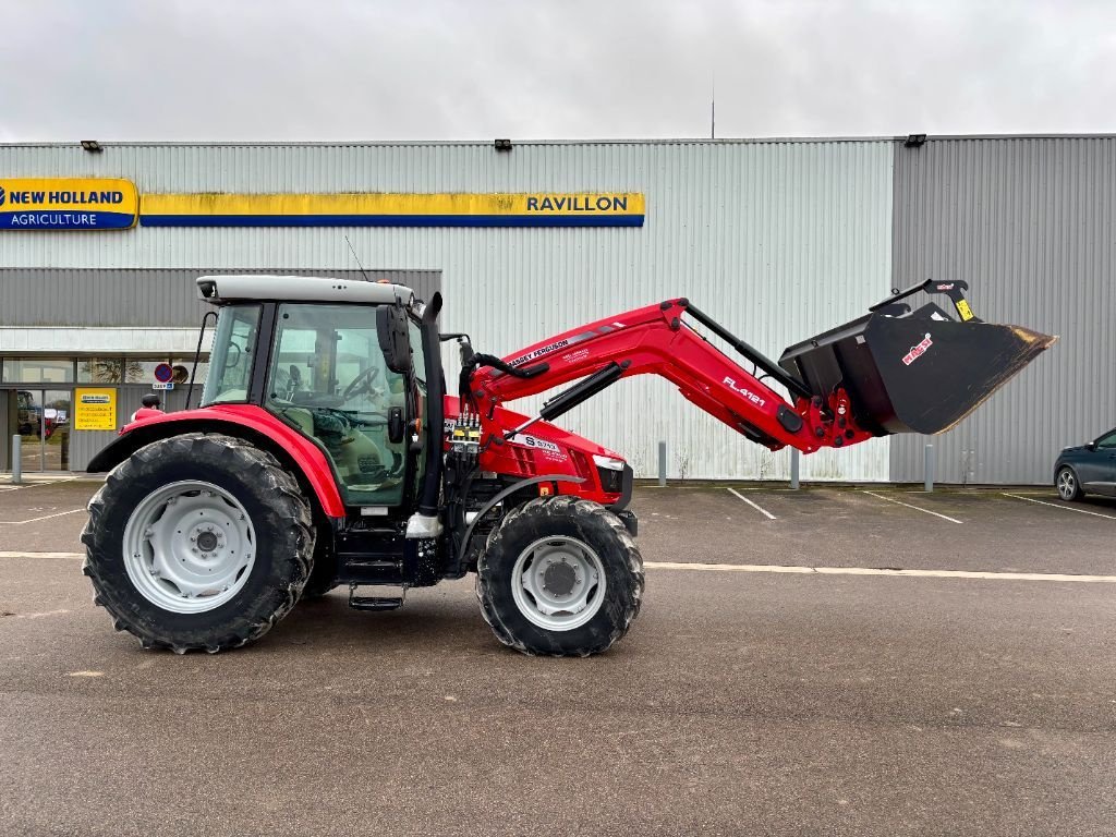 Traktor del tipo Massey Ferguson 5713S DYNA-4 ESSENTIAL, Gebrauchtmaschine en VERT TOULON (Imagen 5)