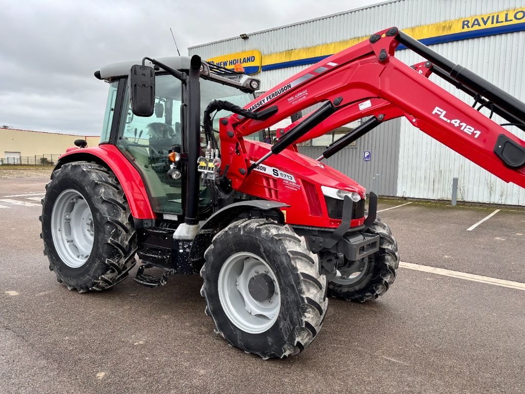 Traktor del tipo Massey Ferguson 5713S DYNA-4 ESSENTIAL, Gebrauchtmaschine en VERT TOULON (Imagen 7)
