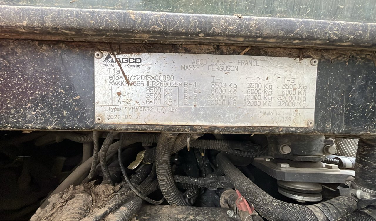 Traktor του τύπου Massey Ferguson 5713S DYNA-6 EFFICIENT, Gebrauchtmaschine σε JOSSELIN (Φωτογραφία 5)