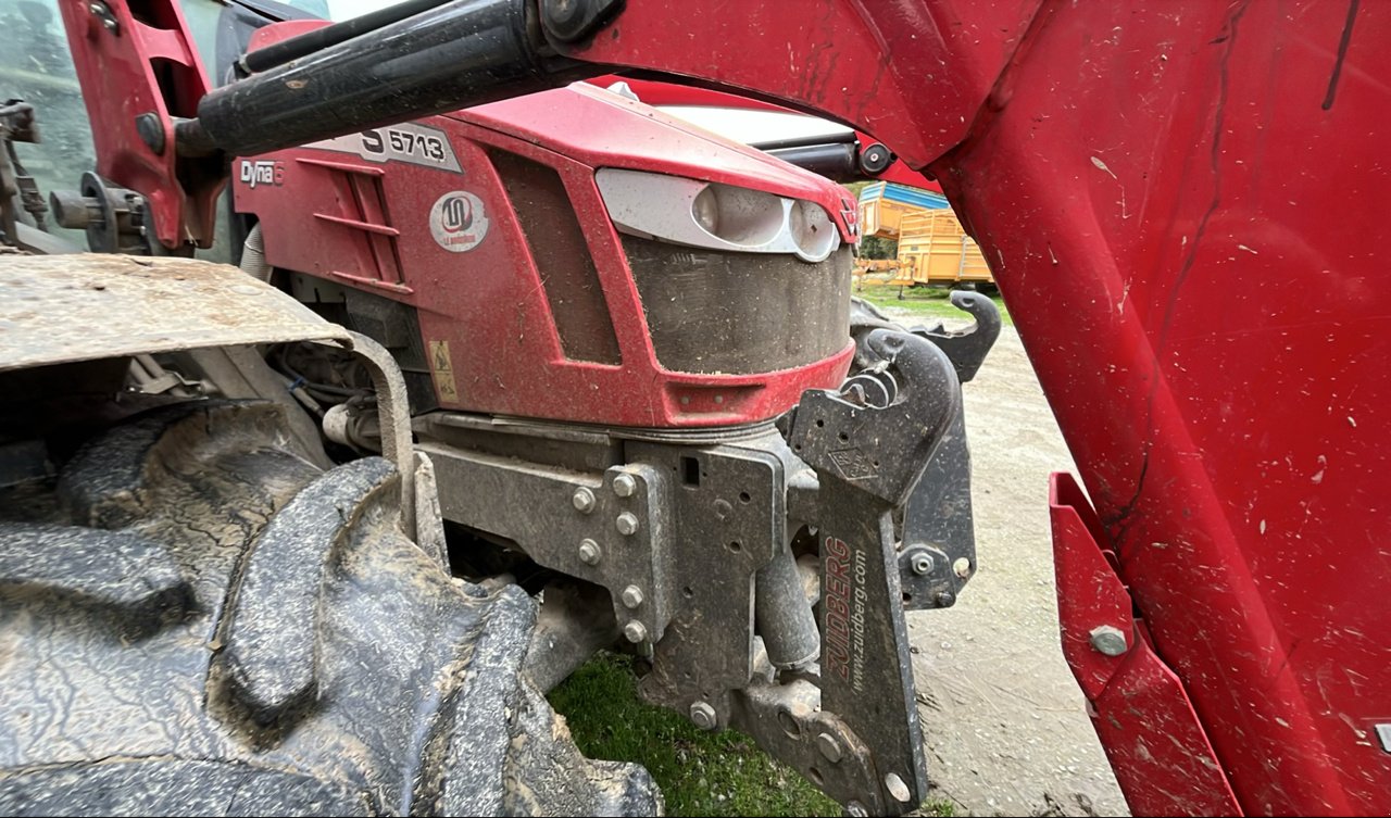 Traktor του τύπου Massey Ferguson 5713S DYNA-6 EFFICIENT, Gebrauchtmaschine σε JOSSELIN (Φωτογραφία 8)