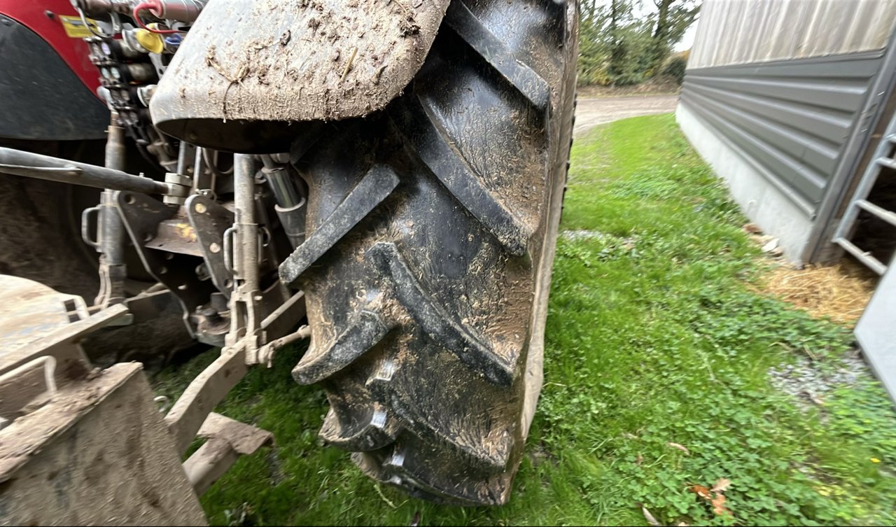 Traktor του τύπου Massey Ferguson 5713S DYNA-6 EFFICIENT, Gebrauchtmaschine σε JOSSELIN (Φωτογραφία 11)