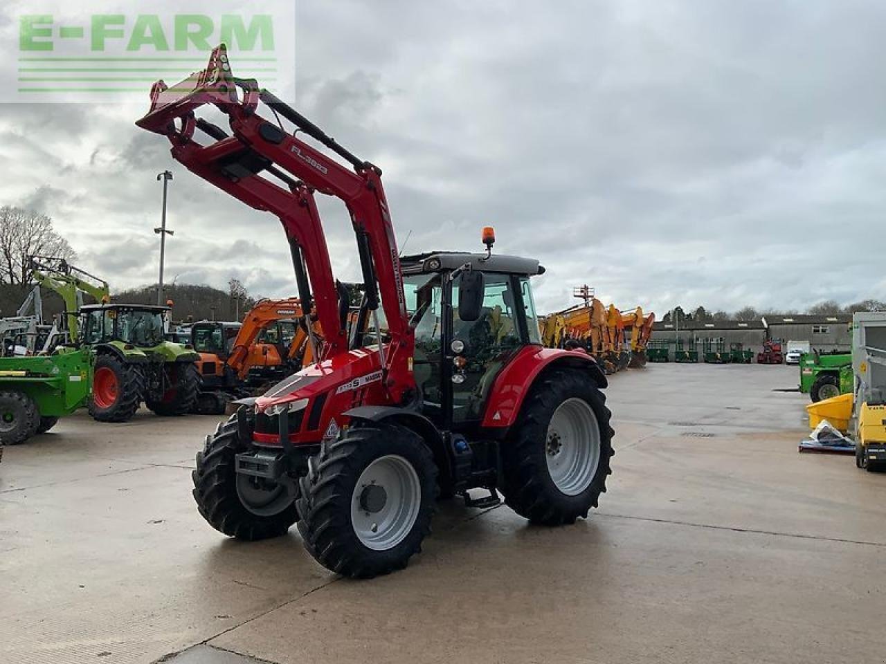 Traktor of the type Massey Ferguson 5713s next edition tractor (st25582), Gebrauchtmaschine in SHAFTESBURY (Picture 21)