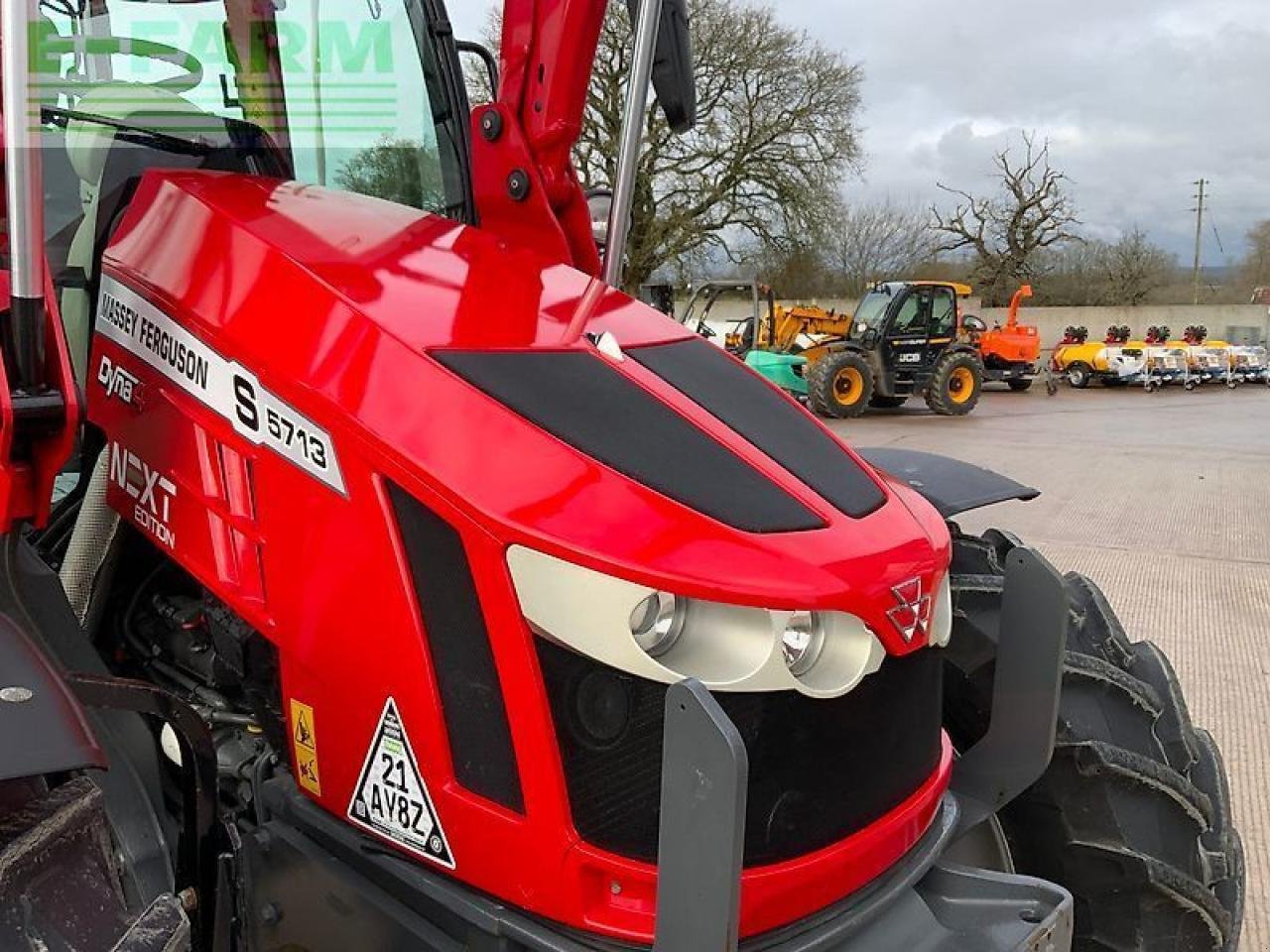 Traktor of the type Massey Ferguson 5713s next edition tractor (st25582), Gebrauchtmaschine in SHAFTESBURY (Picture 23)