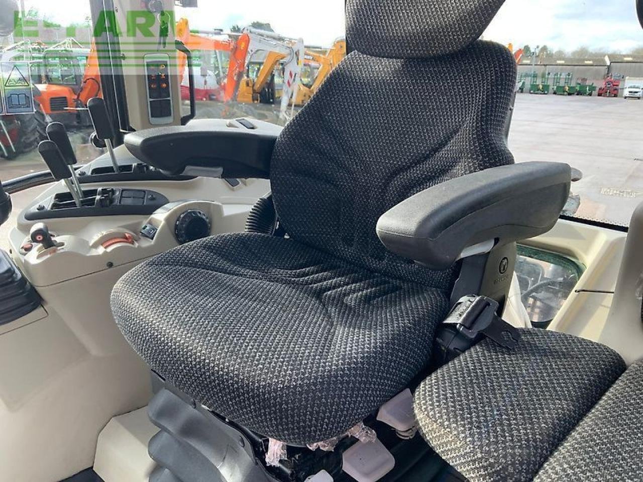 Traktor of the type Massey Ferguson 5713s next edition tractor (st25582), Gebrauchtmaschine in SHAFTESBURY (Picture 25)