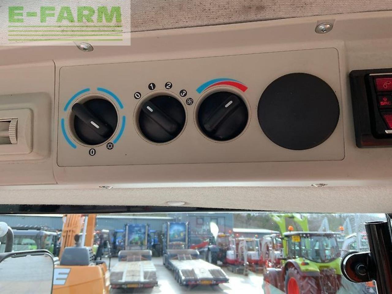 Traktor of the type Massey Ferguson 5713s next edition tractor (st25582), Gebrauchtmaschine in SHAFTESBURY (Picture 28)