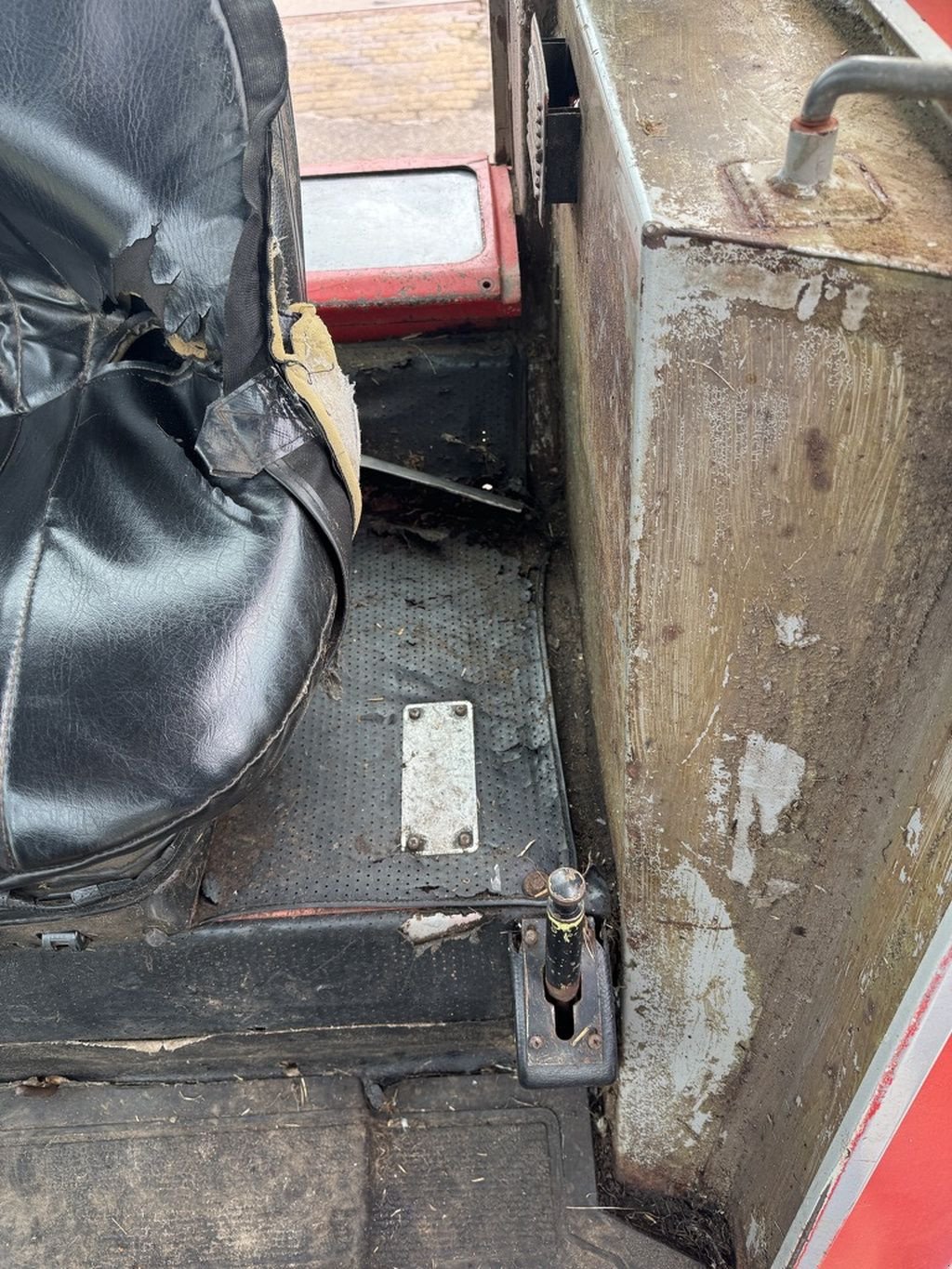 Traktor Türe ait Massey Ferguson 590, Gebrauchtmaschine içinde Callantsoog (resim 8)