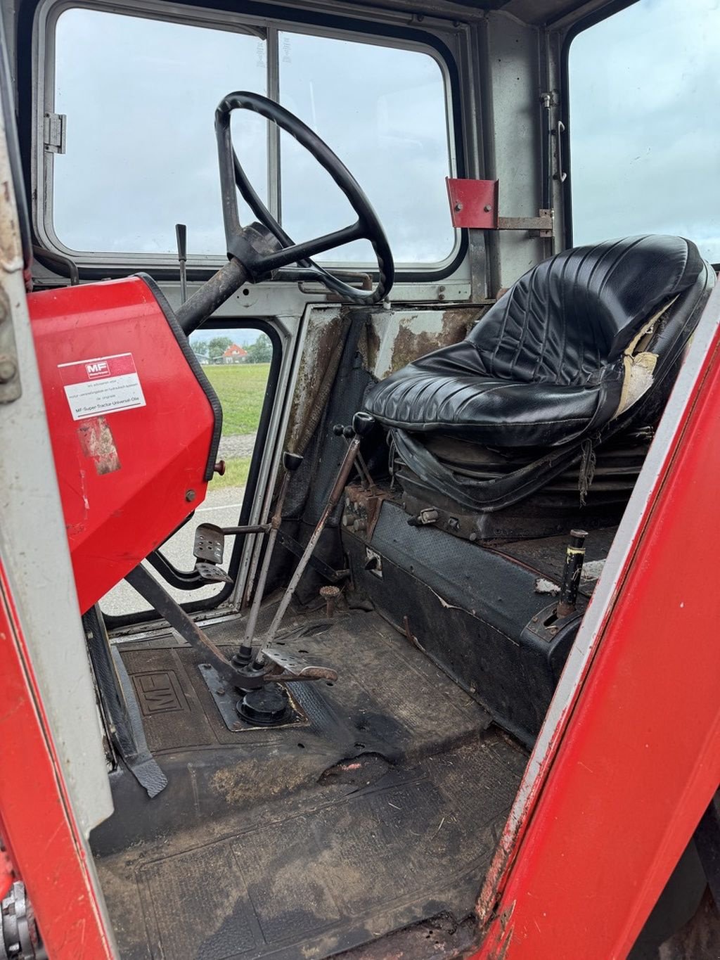 Traktor Türe ait Massey Ferguson 590, Gebrauchtmaschine içinde Callantsoog (resim 4)