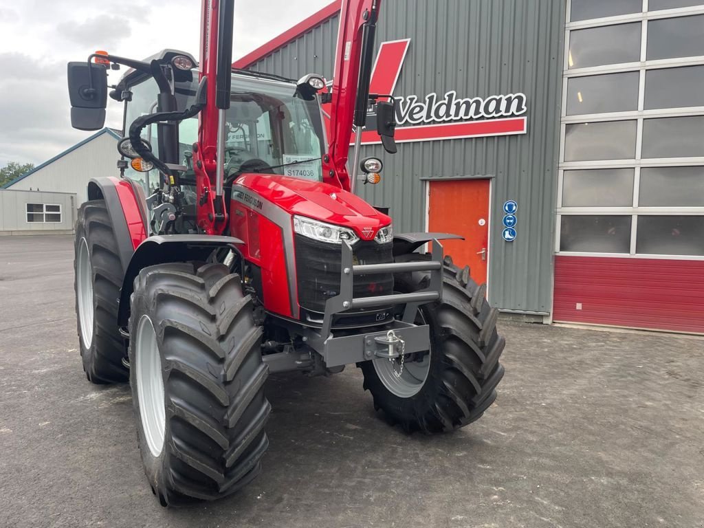 Traktor typu Massey Ferguson 5M.115 DYNA-4 ESSENTIAL, Neumaschine v MARIENHEEM (Obrázek 2)