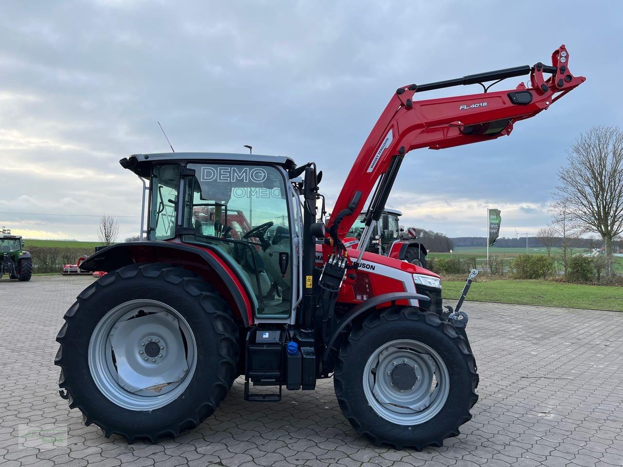 Traktor des Typs Massey Ferguson 5M.115 Dyna-4 Essential, Neumaschine in Coppenbruegge (Bild 2)