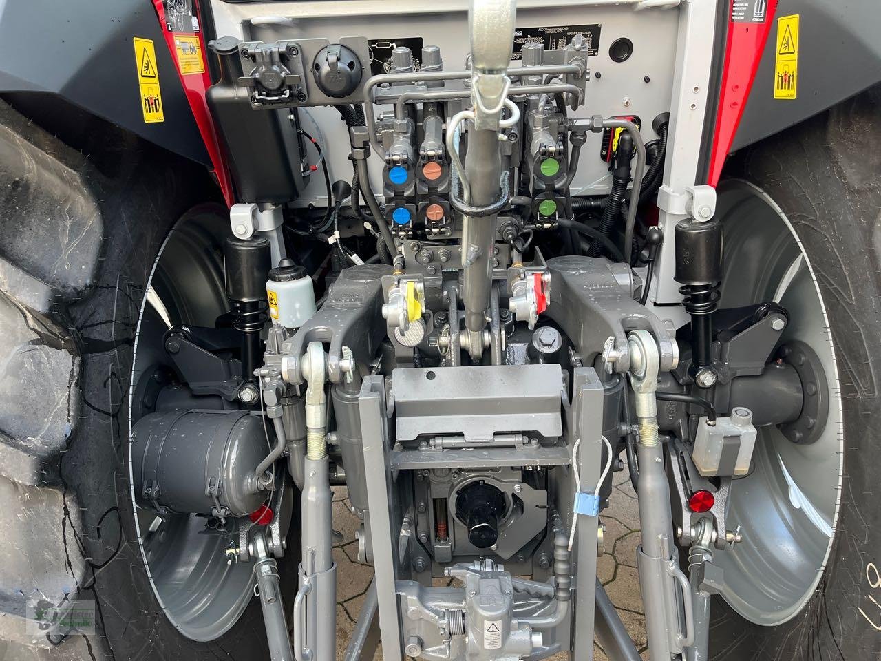 Traktor des Typs Massey Ferguson 5M.115 Dyna-4 Essential, Neumaschine in Coppenbruegge (Bild 5)