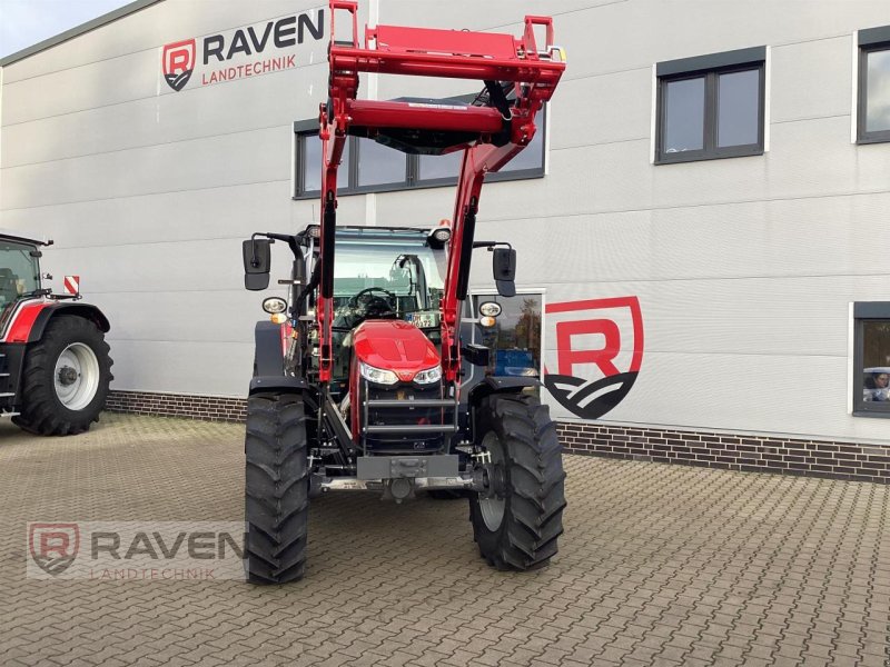 Traktor des Typs Massey Ferguson 5M.145 F Cab Dyna-4, Neumaschine in Sulingen (Bild 1)