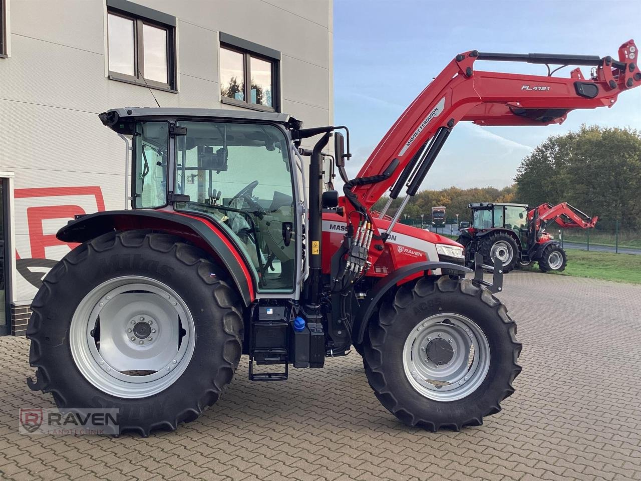 Traktor des Typs Massey Ferguson 5M.145 F Cab Dyna-4, Neumaschine in Sulingen (Bild 7)