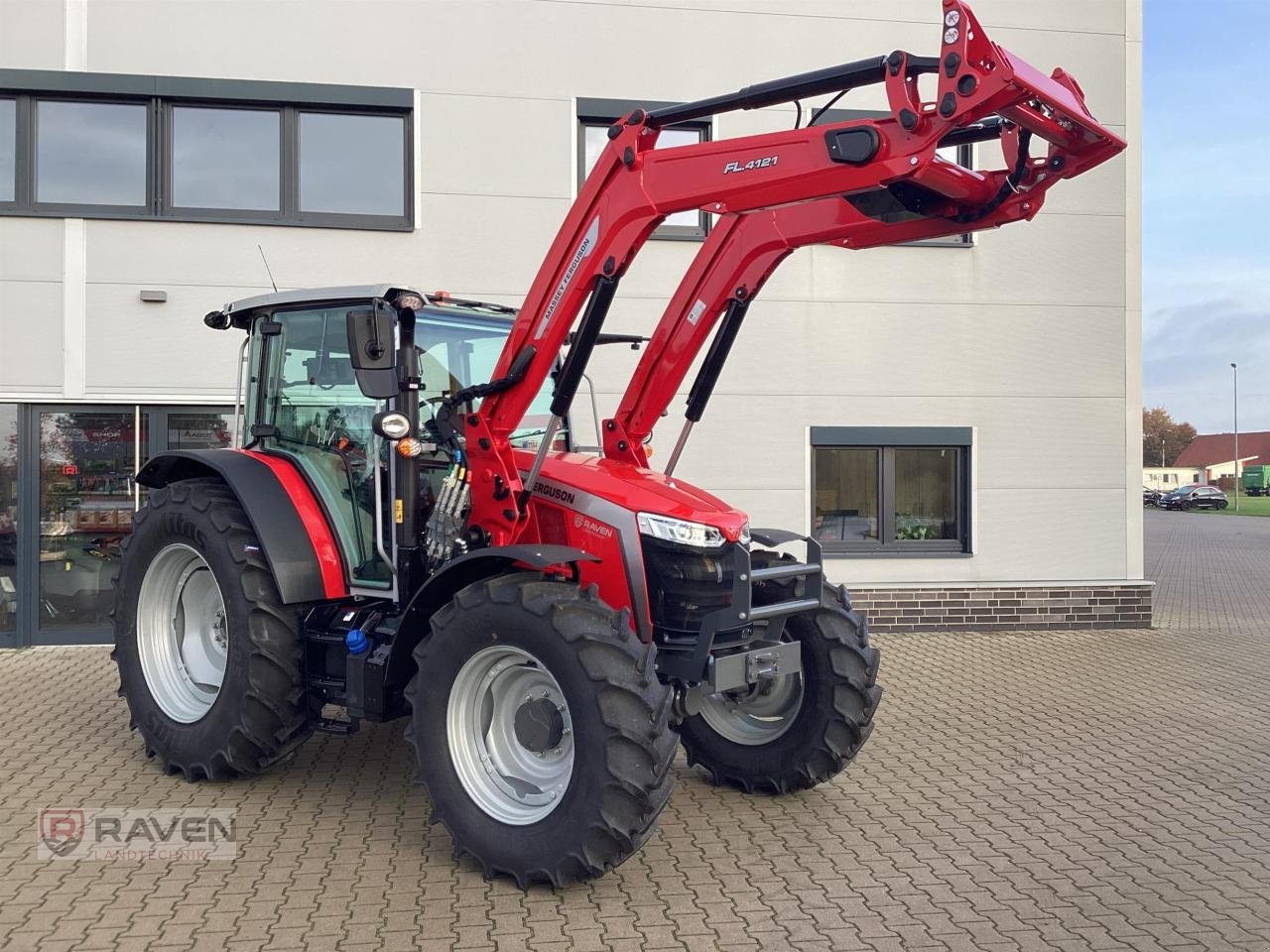 Traktor des Typs Massey Ferguson 5M.145 F Cab Dyna-4, Neumaschine in Sulingen (Bild 8)