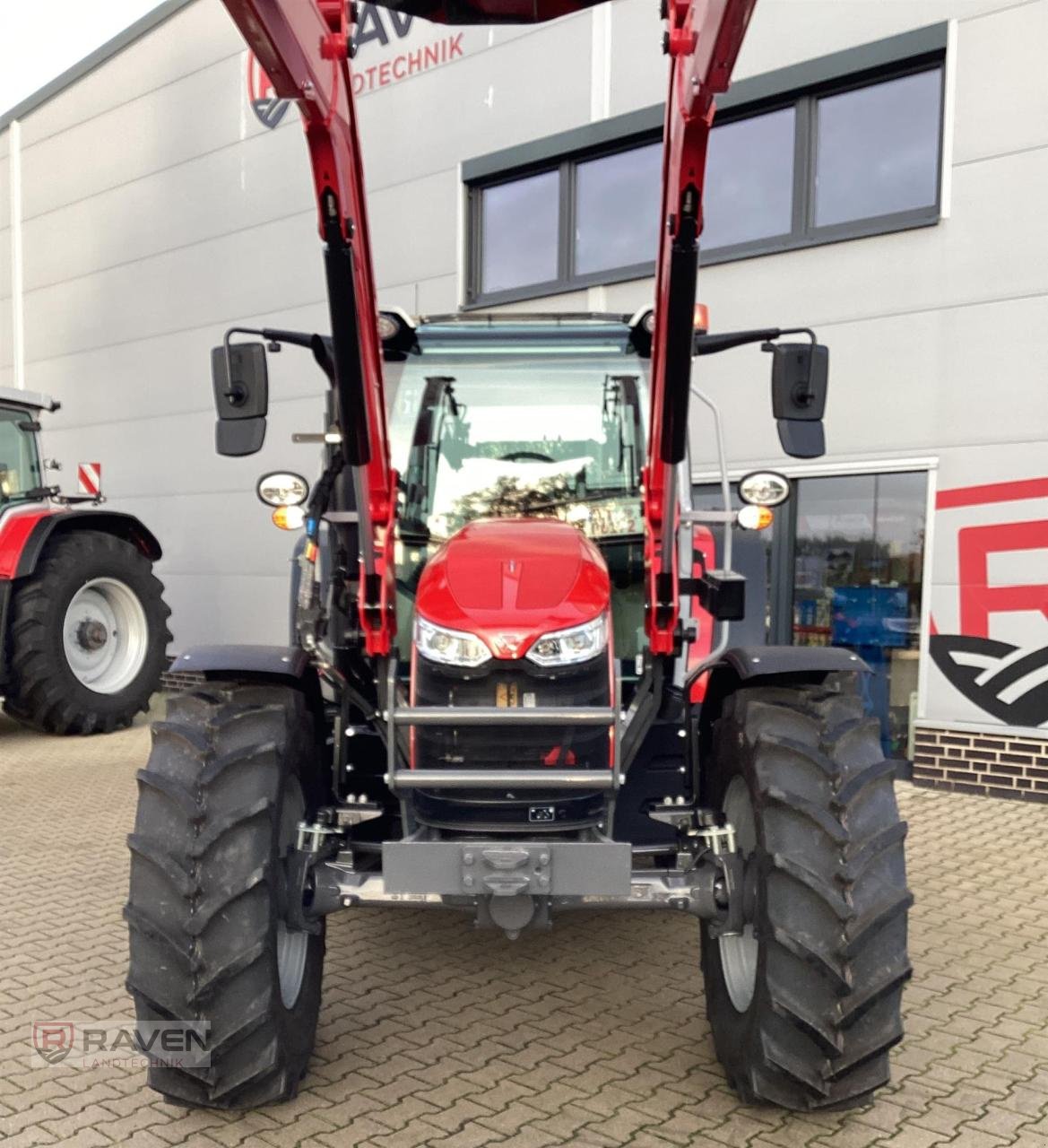 Traktor des Typs Massey Ferguson 5M.145 F Cab Dyna-4, Neumaschine in Sulingen (Bild 12)