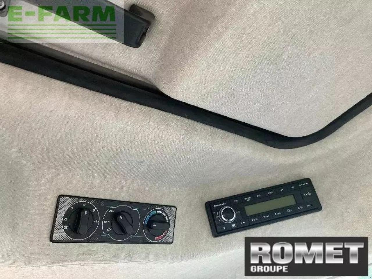 Traktor des Typs Massey Ferguson 5s-105 d6 vp, Gebrauchtmaschine in GENNES-SUR-GLAIZE (Bild 5)