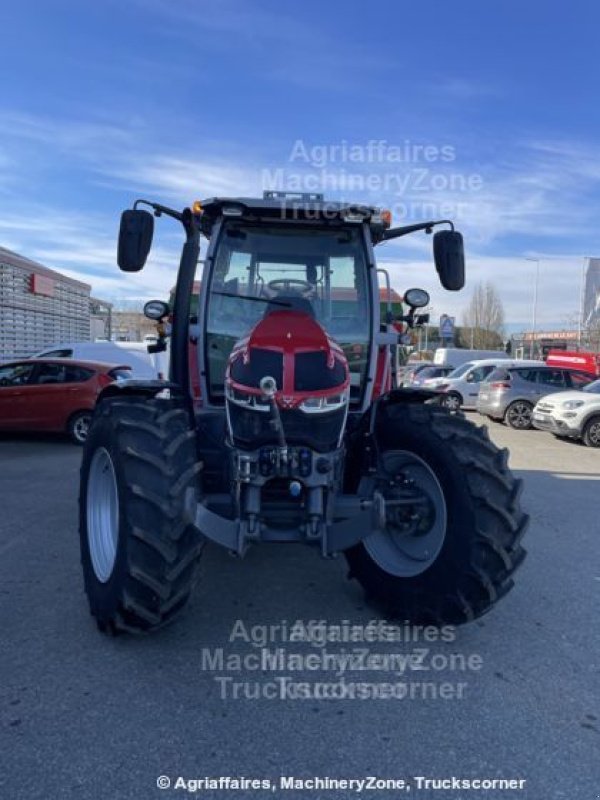 Traktor des Typs Massey Ferguson 5S 105, Gebrauchtmaschine in LOMBEZ (Bild 2)