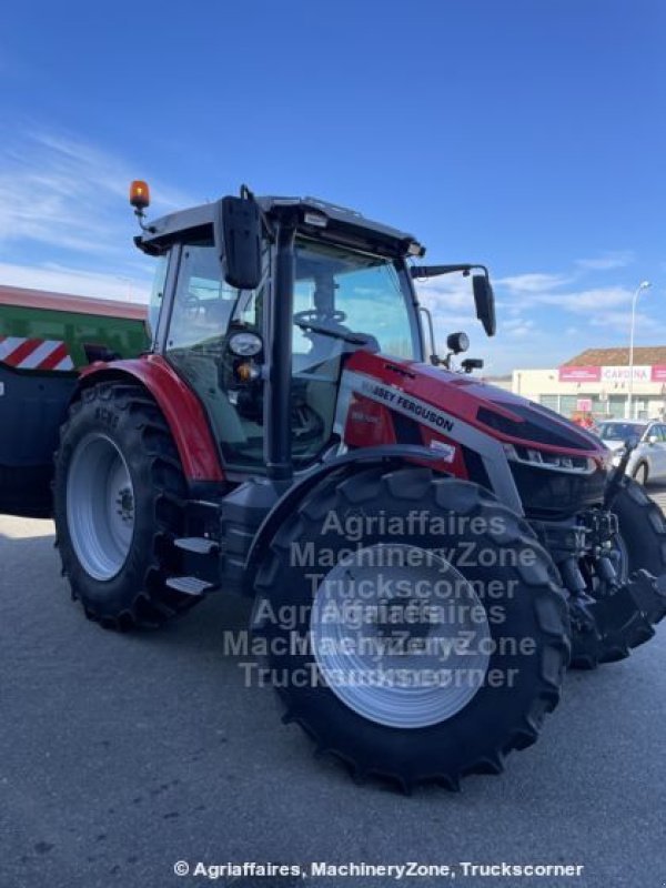 Traktor des Typs Massey Ferguson 5S 105, Gebrauchtmaschine in LOMBEZ (Bild 3)