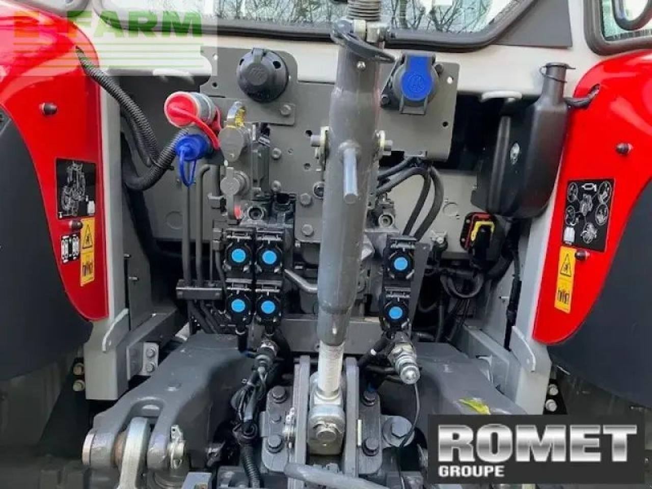 Traktor Türe ait Massey Ferguson 5s-115 d4 dx, Gebrauchtmaschine içinde GENNES-SUR-GLAIZE (resim 11)