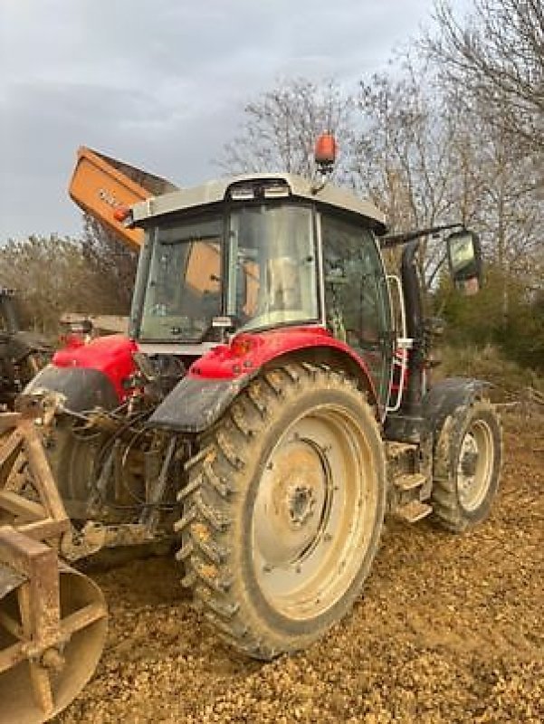 Traktor Türe ait Massey Ferguson 5S 135, Gebrauchtmaschine içinde MOISSAC (resim 3)