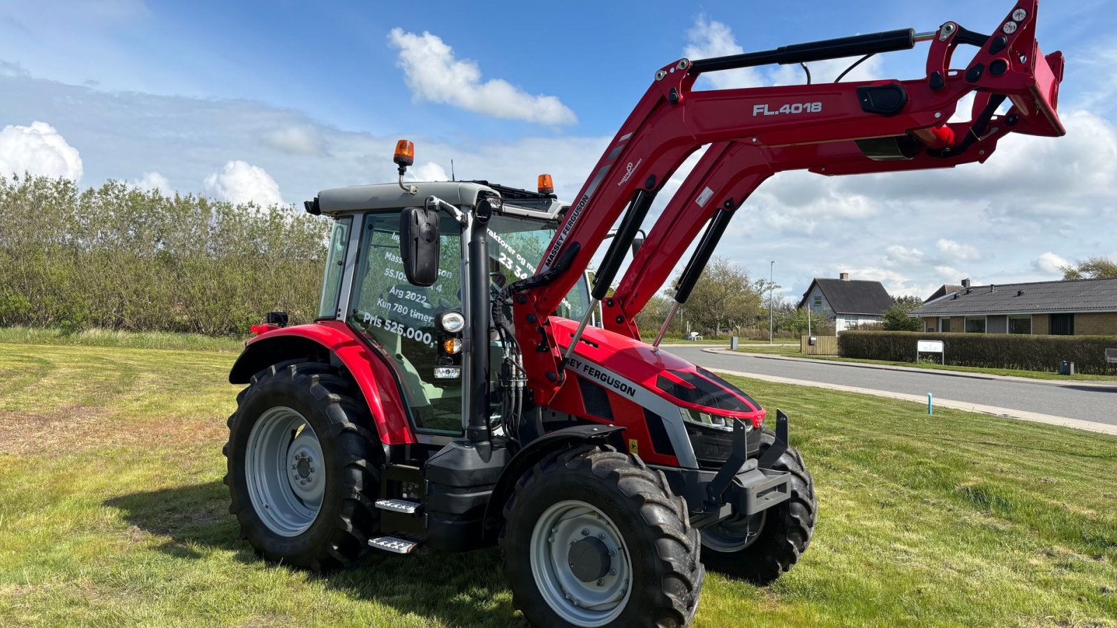 Traktor типа Massey Ferguson 5S.105 Dyna 4 Efficient KUN 790 Timer, Gebrauchtmaschine в Løkken (Фотография 2)