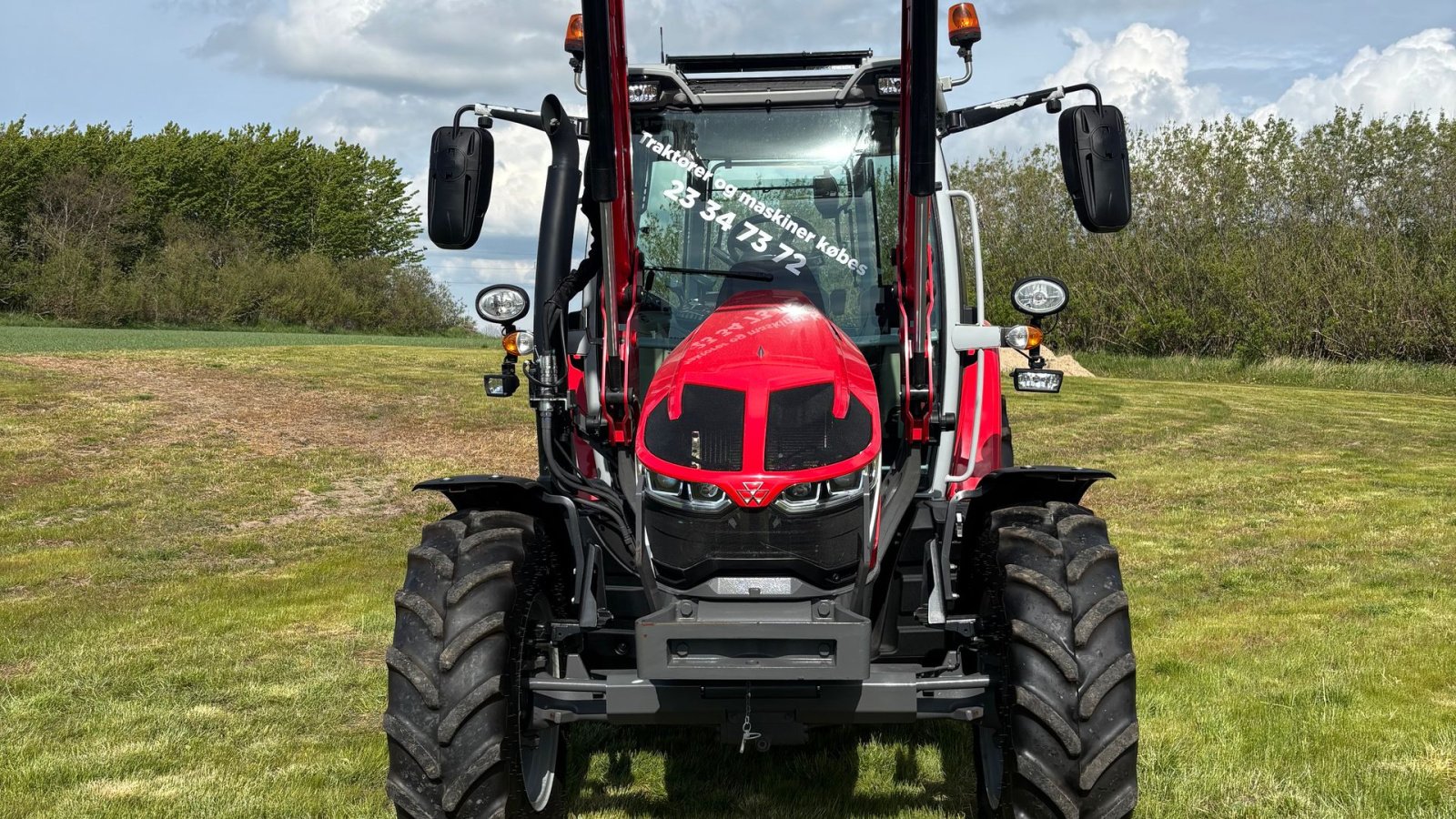 Traktor типа Massey Ferguson 5S.105 Dyna 4 Efficient KUN 790 Timer, Gebrauchtmaschine в Løkken (Фотография 3)