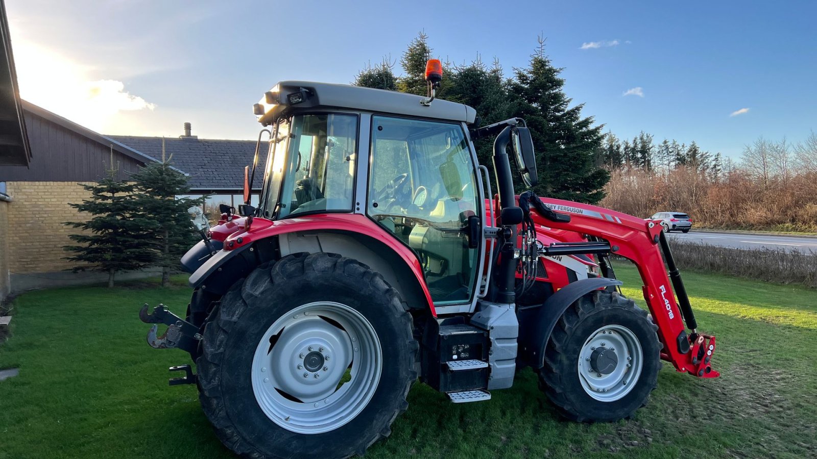 Traktor Türe ait Massey Ferguson 5S.105 Dyna 4 Efficient MF FL4018 frontlæsser, Gebrauchtmaschine içinde Løkken (resim 4)