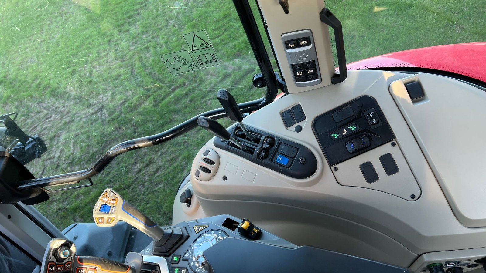 Traktor Türe ait Massey Ferguson 5S.105 Dyna 4 Efficient MF FL4018 frontlæsser, Gebrauchtmaschine içinde Løkken (resim 6)