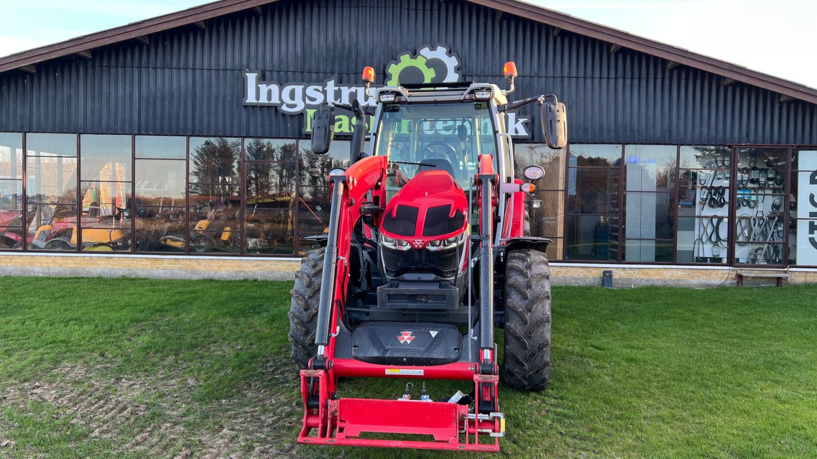 Traktor Türe ait Massey Ferguson 5S.105 Dyna 4 Efficient MF FL4018 frontlæsser, Gebrauchtmaschine içinde Løkken (resim 2)