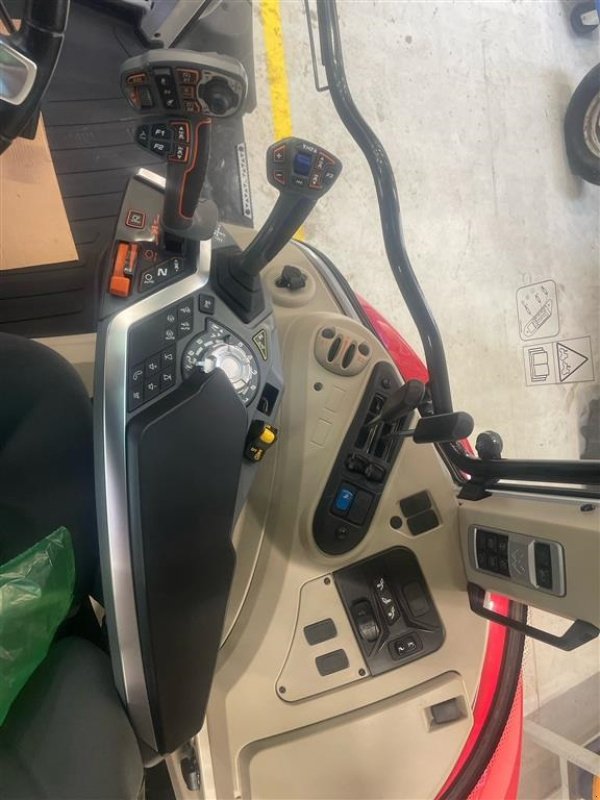 Traktor tipa Massey Ferguson 5S.105 Dyna 4 Efficient Monteret med MF FL 4018 frontlæsser, Gebrauchtmaschine u Nimtofte (Slika 8)