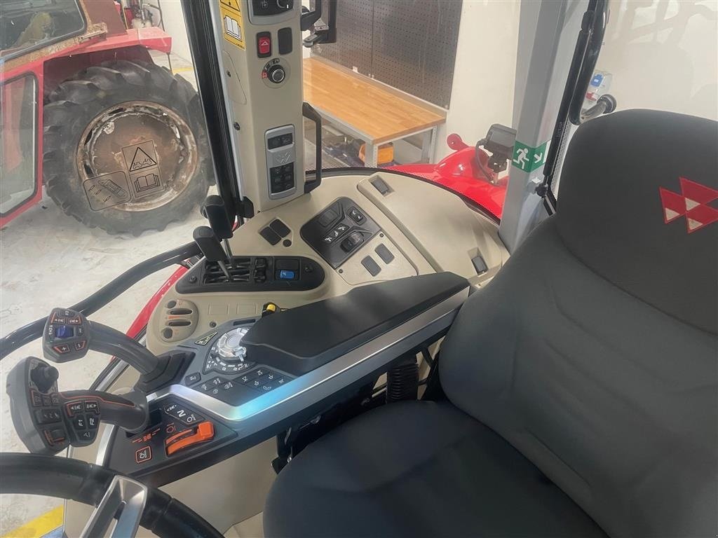 Traktor tipa Massey Ferguson 5S.105 Dyna 4 Efficient Monteret med MF FL 4018 frontlæsser, Gebrauchtmaschine u Nimtofte (Slika 11)