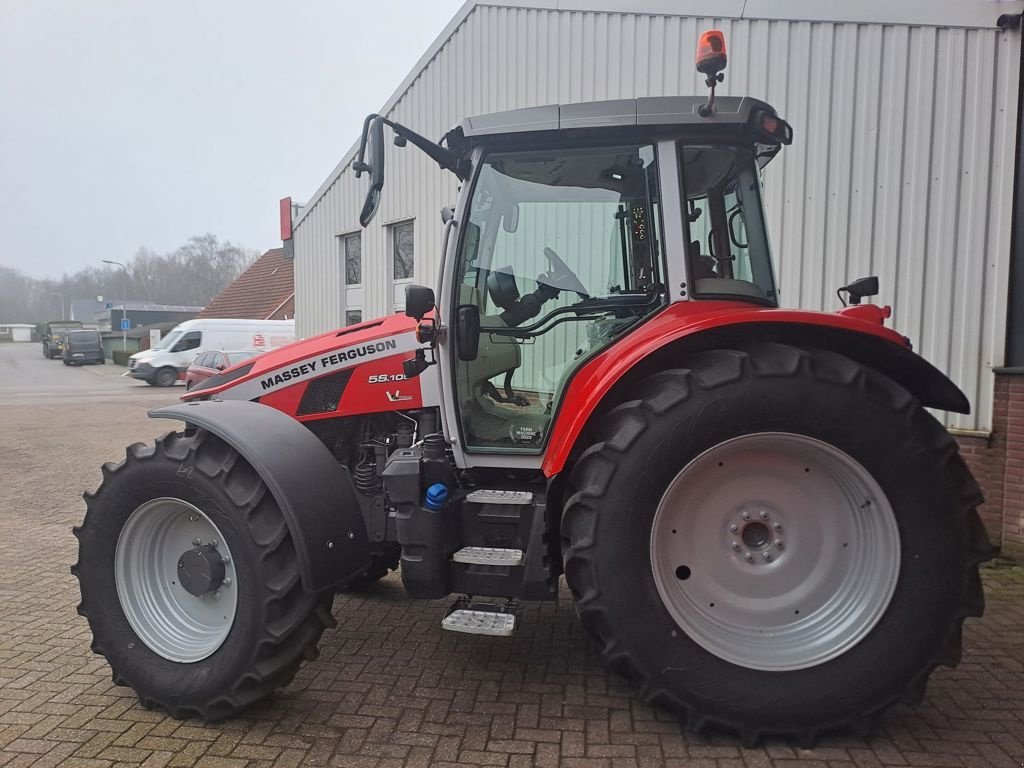 Traktor tipa Massey Ferguson 5S.105 DYNA-4 EFFICIENT, Neumaschine u MARIENHEEM (Slika 4)