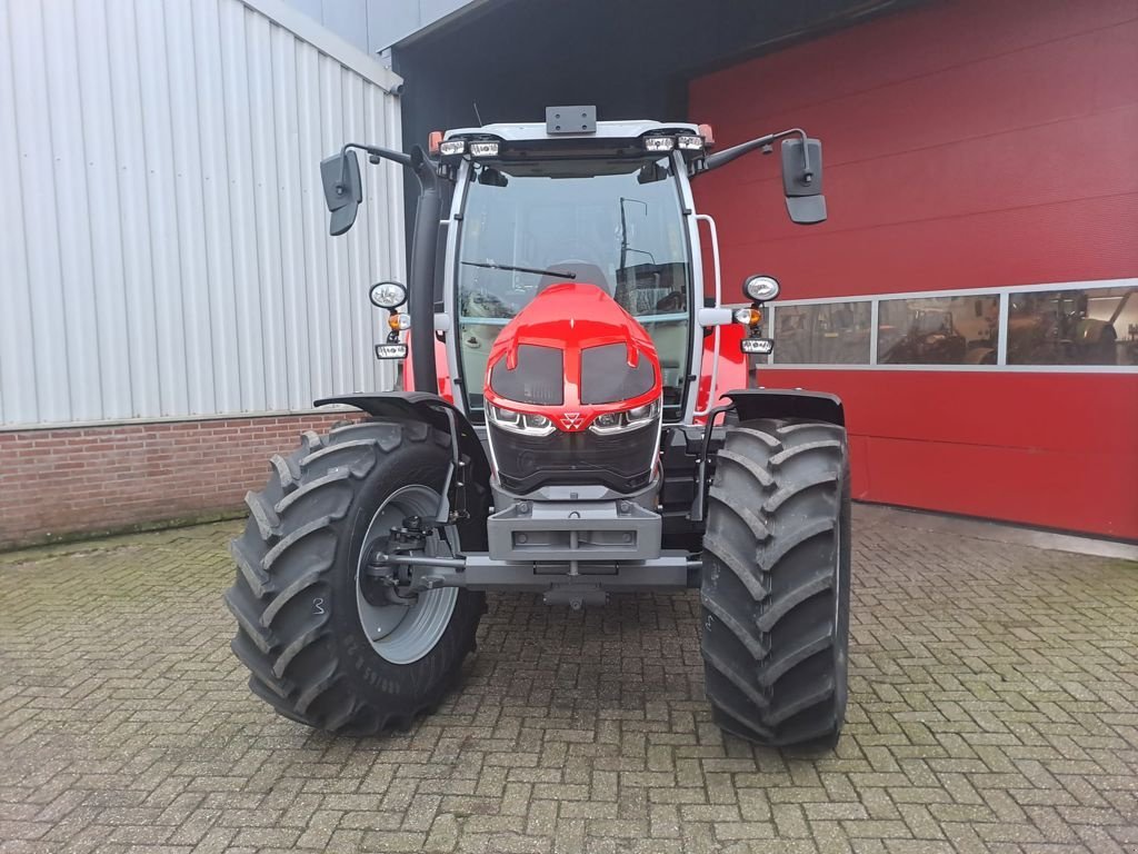 Traktor tipa Massey Ferguson 5S.105 DYNA-4 EFFICIENT, Neumaschine u MARIENHEEM (Slika 2)